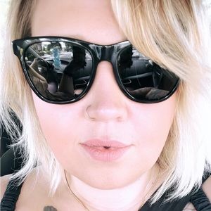 Meet your Posher, Ally